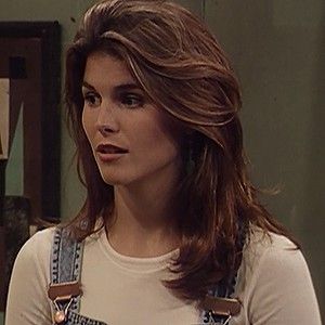 Rachel Green Hair, Aunt Becky, Long Natural Curly Hair, Lori Loughlin, Layered Haircuts For Medium Hair, 90s Hairstyles, Haircuts For Medium Hair, New Hair Colors, Cut My Hair