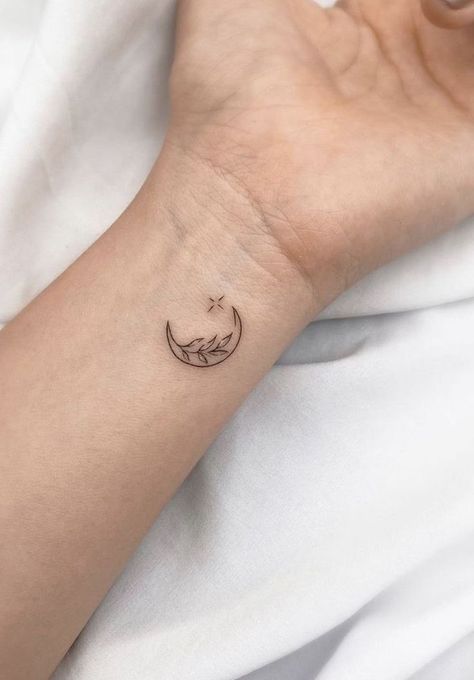 Tato Grunge, Miniature Tattoos, Tiny Wrist Tattoos, Small Girly Tattoos, Hand Tattoos For Girls, Small Pretty Tattoos, Petite Tattoos, Wrist Tattoos For Women, Small Hand Tattoos