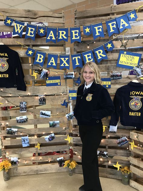 Ffa Backdrop Ideas, Ffa Fair Decorations Stalls, Ffa Week Ideas Dress Up, Ffa Week Dress Up Days, 4-h Decorations, Ffa Photo Booth, Ffa Event Ideas, Ffa Backdrop, Ffa Banquet Photo Backdrop