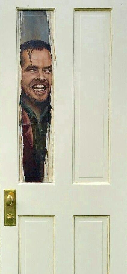 Great door art !! The Shining Wallpapers, Jack Nicholson The Shining Wallpaper, The Shinning Wallpapers, The Shining Halloween Party, The Shinning Art, The Shining Wallpaper, Horror Movies Wallpaper, Here's Johnny The Shining, Redrum The Shining