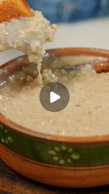 Vanilla Oatmeal Recipe, Mexican Oatmeal Recipes, Mexican Oatmeal Avena, Mexican Avena Recipes, Mexican Oatmeal, Avena Recipe, Mexican Vanilla, Brown Sugar Oatmeal, Homemade Mexican