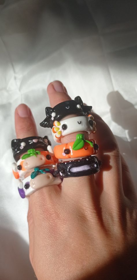 Cute Clay Rings Ideas, Clay Ideas Halloween, Clay Axolotl, Clay Rings Aesthetic, Polymer Clay Ring Ideas, Clay Ring Ideas, Clay Rings Cow, Handmade Rings Clay, Polymer Clay Rings Aesthetic