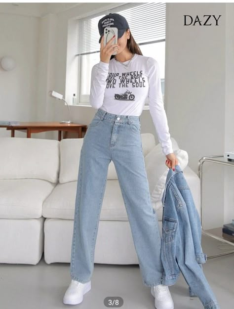 Tshirt And High Waisted Jeans Outfit, Regular Jeans Outfit Woman, Tops To Wear With Straight Leg Jeans, Baggy Jeans Outfit Aesthetic Korean, Simple White Top, Hight Waist Jean Outfits, Ootd Highwaist Jeans, Formal Jeans Outfit, Highwaist Jean Outfits