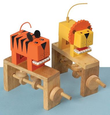 Cam Toys Ideas, Automata Toys, Caterpillar Toys, Kinetic Toys, Pet Cam, Mechanical Toys, Toys Design, Kinetic Art, Kinetic Sculpture