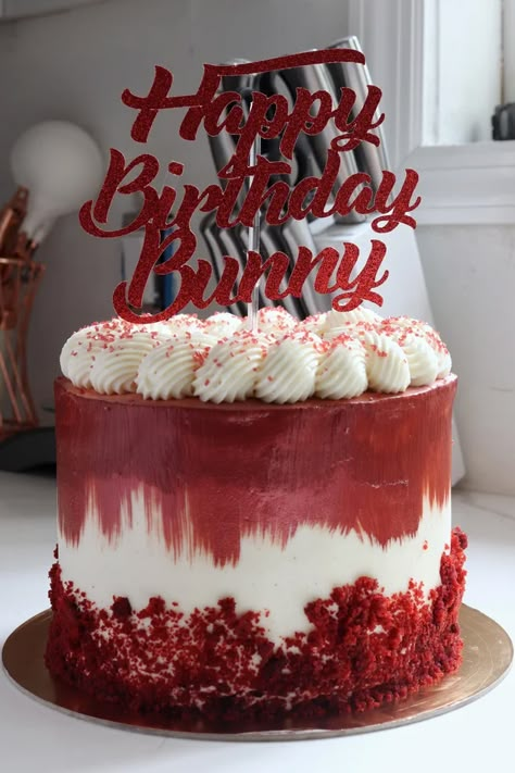 Red Velvet Cake Decoration, Velvet Birthday Cake, Red Velvet Birthday, Red Velvet Birthday Cake, Red Birthday Cakes, Red Velvet Cake Recipe, Velvet Cake Recipes, Cake With Cream Cheese Frosting, Red Cake