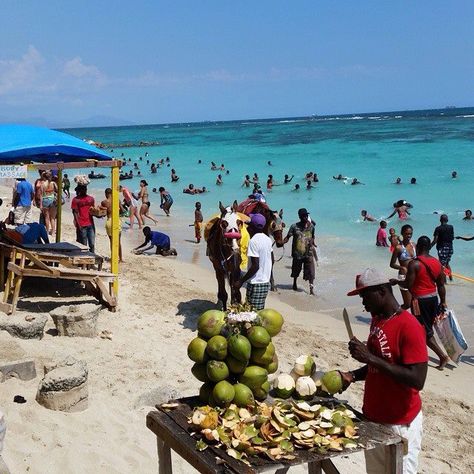 Done know is a beach day dis! Jamaican People, Working Men, Jamaican Culture, Jamaica Vacation, Jamaica Travel, Water Photography, Island Girl, West Indies, Caribbean Islands