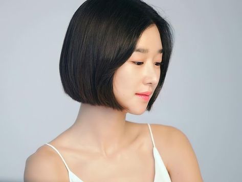 서예지 • Seo Ye Ji (@seoyeji.now) • Instagram photos and videos Haircut Short Straight, Korean Short Haircut, Haircut Asian, Straight Haircut, Hairstyles Asian, Seo Yeji, Ye Ji, Silver Hair Clip, Asian Short Hair