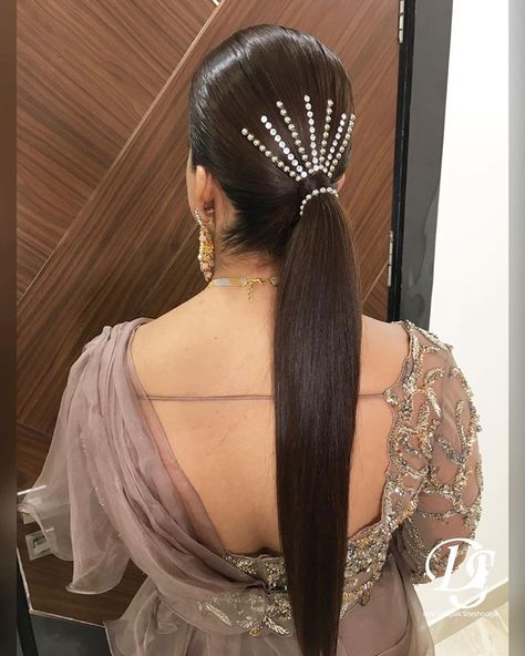 #indianbride #bridalhair #bride #hairstyles #indianbridalmakeup #hairstyleideas #weddinghairstyles #weddingideas Down Hairstyles For Long Hair, Chic Ponytail, Sleek Ponytail Hairstyles, Long Hair Ponytail, Bollywood Hairstyles, Simple Ponytails, Indian Bridal Hairstyles, Bridal Hairstyle, Indian Bridal Makeup