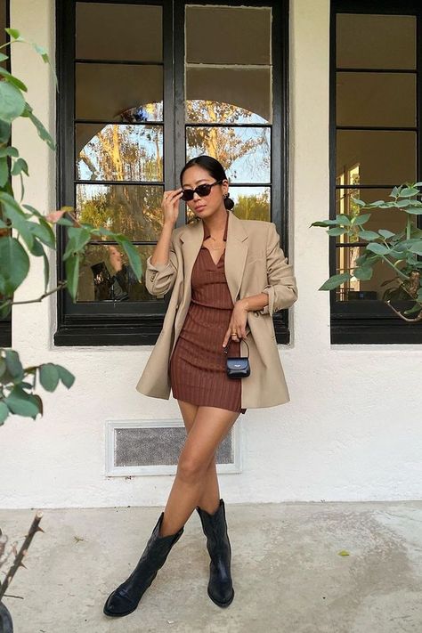 Yes, brown is making a comeback. See the brown outfits that graced the fall 2020 runways and how fashion girls are interpreting the color trend. Brown Top Outfit, Brown Outfit Ideas, All Brown Outfit, Brown Dresses Outfit, Grunge Dress, Black Jeans Outfit, Dresses Casual Winter, Brown Outfit, Night Out Dress