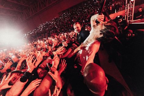 18 Months Updates on Twitter: "📸 Joshua Halling posted these photos of Louis during his tour (3) #LouisTomlinsonWorldTour2022… " Louis Tomlinson Concert Crowd, Louis Tomlinson Concert, Concert Crowd, Louis And Harry, Louis Williams, World Records, I Need You, How I Feel, Louis Tomlinson