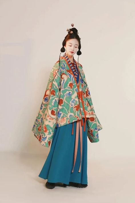 Ji Xiang 吉祥 Auspicious Modernized WeiJin Cotton Danyi Robe & Ruqun Set – Nüwa Hanfu Taiwanese Clothing, Ancient Japanese Clothing, Chinese Historical Fashion, Ancient China Clothing, Royalty Clothing, Hindu Clothing, Chinese Clothing Traditional, Japanese Fashion Magazine, Chinese Traditional Clothing