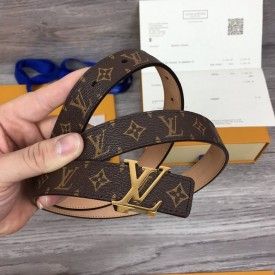 LV monogram women belt Louis Vuitton Belt Outfit Women, Lv Belt Outfit, Lv Belt Women, Lv Belt Women Outfit, Luxury Belts Women, Lv Belt Bag, Lv Belts, Lv Accessories, Lv Damier Ebene