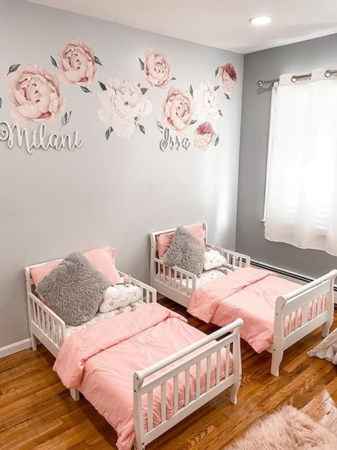 Bedroom Flower Decor, Twin Toddler Bedroom, Pink Toddler Rooms, Sisters Bedroom Ideas, Toddler Girls Room, Organization Nursery, Decorating Nursery, Toddlers Bedroom, Twin Girl Bedrooms