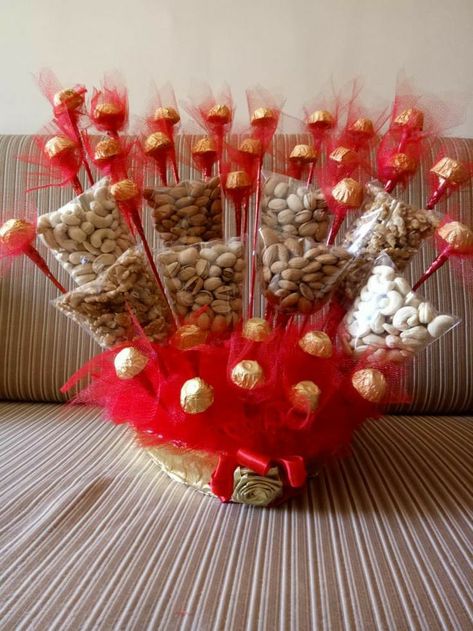 Dry Fruit Bouquet Ideas, Dry Fruit Bouquet, Dryfruit Bouquet, Dry Fruits Packing Ideas Gift, Dry Fruits Packing, Aana Decoration, Shadi Ideas, Dry Fruit Basket, Fruit Bouquet Ideas