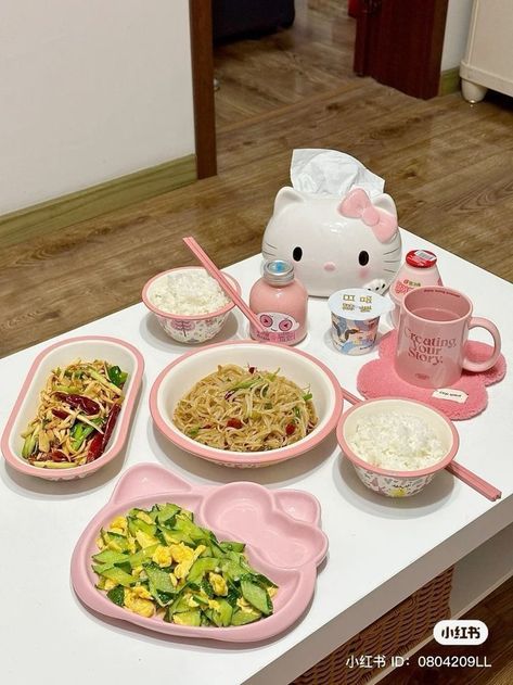 Food Hello Kitty, Hello Kitty Food, Princess Food, Kitty Aesthetic, Kawaii Cooking, Hello Kitty Aesthetic, Cute Snacks, Cute Kitchen, Kawaii Food