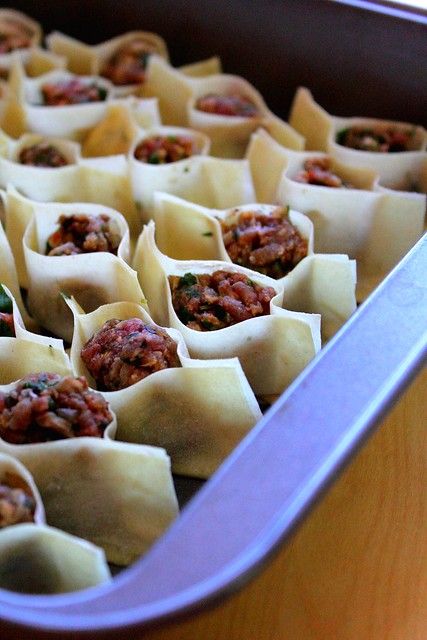 Armenian Manti Recipe, Manti Recipe, Wrapper Recipes, Armenian Food, Armenian Recipes, Lebanese Cuisine, Middle Eastern Cuisine, Eastern Mediterranean, Wonton Wrappers