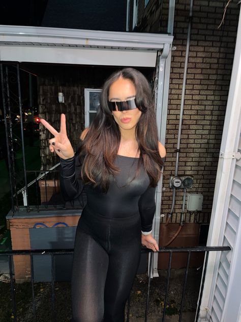 #halloween #halloweenideas #diycostume #costume #halloweencostumeswomen #kim #balenciaga #kardashian Halloween Costumes Kardashians, Kim K Halloween Costume, Kim K Costume, Kim K Halloween Costumes, Kardashian Costume, Kim Balenciaga, Kim Kardashian Costume, Kardashian Halloween, Kardashian Halloween Costume