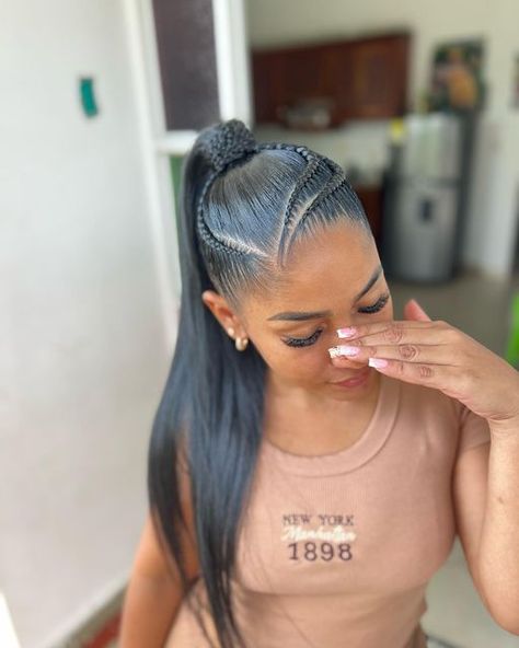 Trenzas Soriany on Instagram Ladies Ponytail Hairstyles, Updo Ponytail With Braid, Feeder Ponytail Braids, Gel Up Ponytail For Black Women, Ponytail Hairstyles White Women, High Ponytail Braid Hairstyles, Ponytail Gel Hairstyles, Gel Up Hairstyles For Black Women, Latest Packing Gel Hairstyle