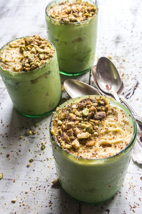 Pistachio Tiramisu Recipe, Pistachio Tiramisu, Italian Desserts Easy, Pistachio Dessert, Pistachio Recipes, Dessert Original, Italian Recipes Dessert, Pistachio Cream, Italian Recipe