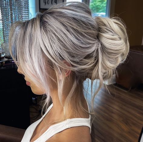 The “Midi Bun” - The Hottest Wedding Hairstyle this Fall 2022 Midi Bun, Windy Day Hairstyles, Bun Wedding, Day Hairstyles, Long Length Hair, Glam Waves, Boho Wedding Hair, Wedding Hair Inspiration, Hair Shows