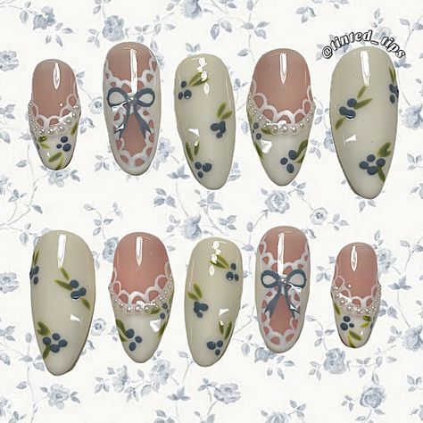 Cute Plaid Nails, Vines Nail Art, Forestcore Nails, Laufey Inspired Nails, Cottagecore Nail Art, Vintage Inspired Nails, Ruffle Nails, Marie Antoinette Nails, Bridgerton Nails Inspired