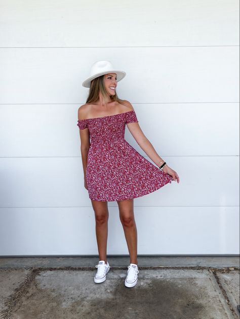 Amazon off the shoulder sun dress. Everyday dress, casual dress, dresses with sneakers Sun Dress And Sneakers, Sundress With Sneakers, Sundress And Sneakers, All Star Outfits, Dresses With Sneakers, Dress And Sneakers, Key West Beaches, Dress Everyday, White Chucks