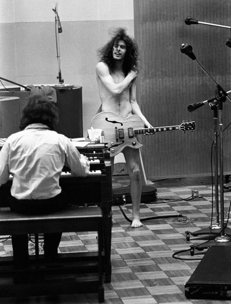 Ted Nugent at Mirasound Studios, NYC, 1969 Traveler Guitar, Semi Acoustic Guitar, Rock Musicians, Ted Nugent, Rock And Roll History, Bruce Dickinson, Rock And Roll Bands, Power Metal, Acoustic Guitars