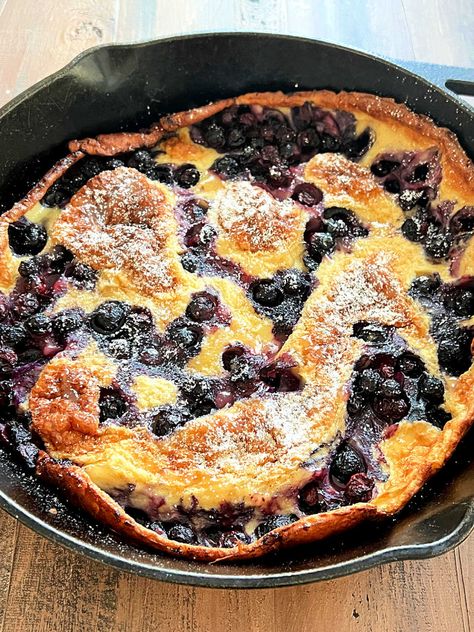 Blueberry Lemon Dutch Baby - The Foodie Physician Blueberry Dutch Baby, Chef John Recipes, Dutch Babies, Dutch Baby Recipe, Easy Breakfasts, Dutch Baby Pancake, Chef John, Dessert Recipies, Breakfast Meals