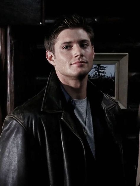 Blonde Rockstar, Jensen Ackles 90s, Dean Winchester Hot, Aesthetic Guy Outfits, Jesen Ackles, Jensen Ackles Supernatural, Jensen Ackles Jared Padalecki, Supernatural Jensen, Supernatural Pictures