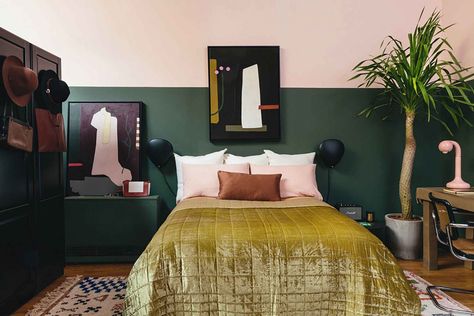 Bedroom Dark Walls, Modern Maximalism, Green Bedroom Walls, Funky Room, Two Tone Walls, Bedroom Dark, Comfy Bedroom, Apartment Makeover, Green Bedroom