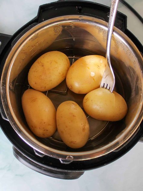 Perfect Instant Pot Steamed Potatoes - Savas Kitchen Steam Potatoes Instant Pot, Whole Potatoes In Instant Pot, Instant Pot Steamed Potatoes, Steam Potatoes, Potatoes In The Instant Pot, Instant Pot Steam, Steamed Potatoes, Vegetarian Instant Pot, Yellow Potatoes