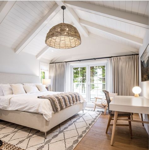 25 Functional Yet Stylish ​​Vaulted Ceiling Lighting Ideas Vaulted Ceiling Bedroom, Vaulted Ceiling Ideas, Vaulted Ceiling Lighting, Bedroom Addition, White Beams, Chic Modern Home Decor, Modern French Country, Glass French Doors, Bedroom Farmhouse