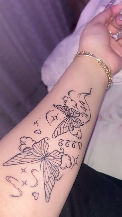 Basic Tattoos, Cute Hand Tattoos, Pretty Hand Tattoos, Small Pretty Tattoos, Tattoos For Black Skin, Pretty Tattoos For Women, Dope Tattoos For Women, Butterfly Tattoos, Cute Tattoos For Women