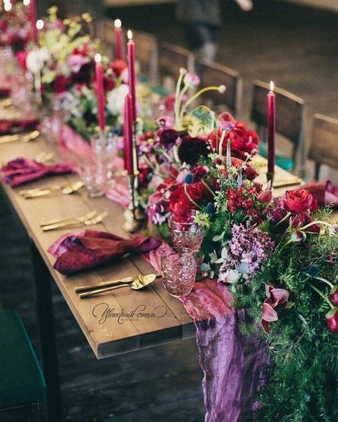 colorful moody long table centerpiece Decorate Wedding Tables, Wedding Table Decorations Candles, Wedding Table Vases, Blue Fall Wedding, Candles And Flowers, Wedding Table Decorations Centerpieces, Decorate Wedding, Wedding Woodland, Winter Wedding Color Palette