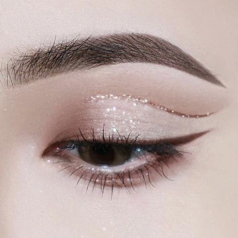 Aesthetic Eye Makeup, Koleksi Makeup, Aesthetic Eye, Cute Eye Makeup, Face Art Makeup, Korean Eye Makeup, Eye Makeup Pictures, Ethereal Makeup, Pinterest Makeup