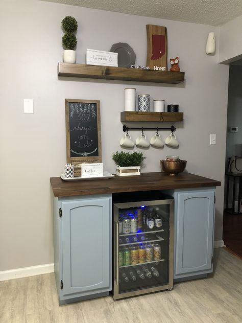 Mini Fridge Beverage Station, Salon Beverage Bar Ideas, Beverage Station Living Room, Coffee And Water Station, Office Beverage Station Ideas, Countertop Drink Station, Office Drink Station, Salon Drink Station, Office Food Station