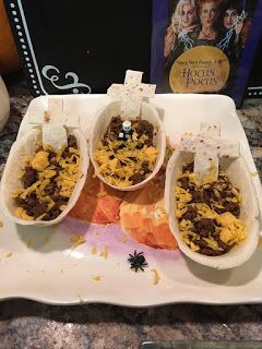 Hocus Pocus Dinner: Billy Butcherson's Tombstone Tacos Hocus Pocus Dinner, Hocus Pocus Food, Hocus Pocus Watch Party, Hocus Pocus Night, Hocus Pocus Party Ideas, Hocus Pocus Movie Night, Marathon Ideas, Disney Movie Night Dinner, Movie Dinner