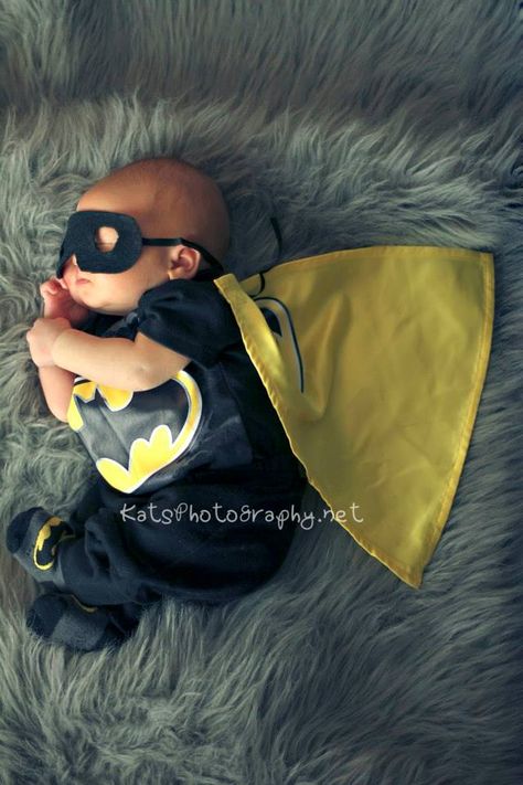 Definitely getting my kid this one day!! Batman Love, Baby Batman, Foto Newborn, Baby Kostüm, I'm Batman, Batman Costume, Im Batman, Future Baby, Future Kids