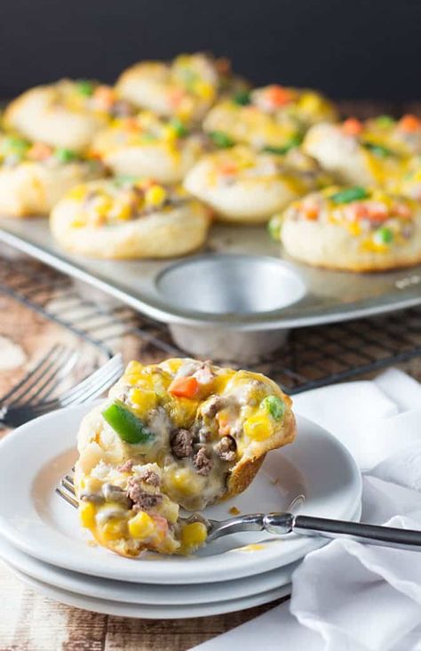 Pot Pie Cupcakes, Beef Pot Pie, Field Meals, Beef Pot Pies, Savory Pies Recipes, Beef Ground, Pie Cupcakes, Canned Biscuits, Pot Pies