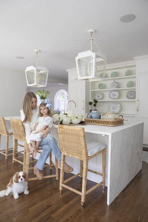 Nicola Mclaughlin, Trending Home Decor, Clean Workspace, Home Decor Aesthetic, Kitchen Counter Stools, Aesthetic Home Decor, Classic Home Decor, Serena And Lily, Beach House Interior