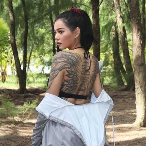 Bella Porch Body, Bella Porch, Bella Beauty, Bella Poarch, Wings Tattoo, Bob Ross, Tattooed Women, Inked Girls, Back Tattoo