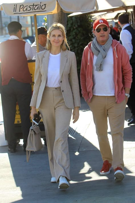 Kelly Rutherford Birkin, Kelly Rutherford Outfits, Tan Suit Women, Kelly Rutherford Style, Lily Van Der Woodsen, Birkin Mom, Kelly Rutherford, Tan Suit, Fashion Attire