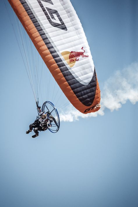 Fly time. #redbull 2024 Moodboard, Sky Diving, Cliff Diving, Asa Delta, Retro Advertising, Adventure Sports, Skydiving, Extreme Sports, Sports Photography