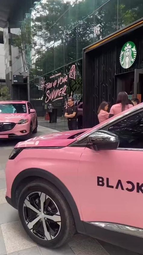 Blackpink Cake, Blackpink Cute, Netflix Dramas, Blackpink Square Up, The Cardigans, Black Pink Background, Blink Book, Pink Starbucks, Black Hair Kpop