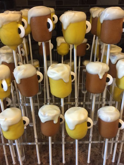 Beer Mug Cake Pops, Beer Cupcake Cake, Cake Dad Birthday, Beer Cake Pops, Beer Centerpieces, Diy Father's Day Decorations, Beer Cupcake, Beer Themed Cake, Brews Before I Dos