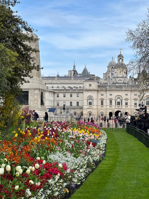 Summer In London Aesthetic, London Travel Aesthetic, London Spring Aesthetic, London Uk Aesthetic, London City Aesthetic, London England Aesthetic, London Study Abroad, London In Spring, St James Park London