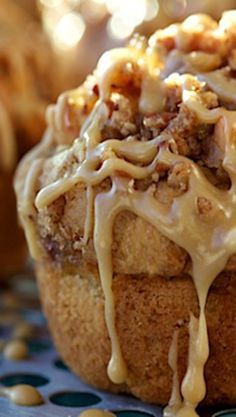 Jumbo Muffin Recipes, Magic Muffins, Apple Spice Muffins, Buttermilk Muffins, Saturday Breakfast, Cinnamon Crumble, Food Events, Buttermilk Recipes, Muffin Tin Recipes