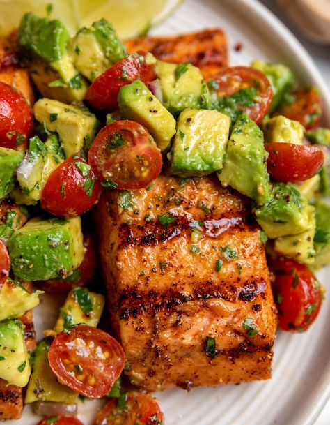 Healthy & Fitness - Healthy Recipes Blackened Salmon With Avocado Salsa, Cilantro Lime Salmon With Avocado Salsa, Fish And Avocado Recipes, Meal Ideas Salmon, Salmon Recipes Avocado, Baked Salmon With Avocado Salsa, Salmon With Avocado And Feta, Low Carb Salmon Dinner Recipes, Salmon Recipes With Avocado