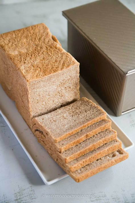 Soft Wholemeal /Whole Wheat Pullman Loaf (Pain De Mie) Pullman Loaf Pan Recipes, Wholewheat Bread Loaf, Light And Fluffy Whole Wheat Bread, Pullman Loaf Pan Sourdough, Simple Whole Wheat Bread, Wheat Sandwich Bread Recipe, Asian Bread Recipe, Wholemeal Bread Recipe, Pullman Bread