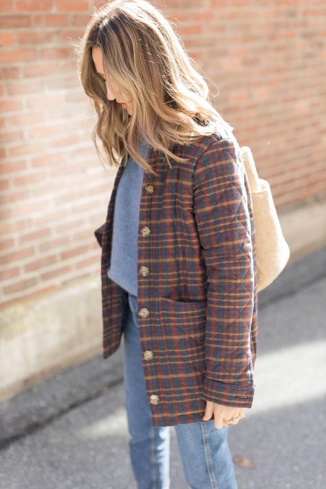 Preppy Style Favorites For Fall | The New England Guide New England Style Fashion, England Style Fashion, Classic Color Palette, Polished Casual, Chic Scarves, New England Style, England Style, Ootd Inspo, Fitted Blazer